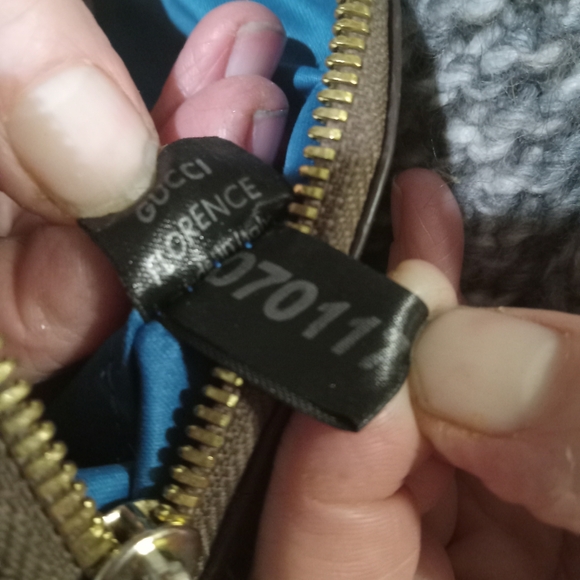 AUTHENTIC Gucci Brown Crossbody - Picture 4 of 6